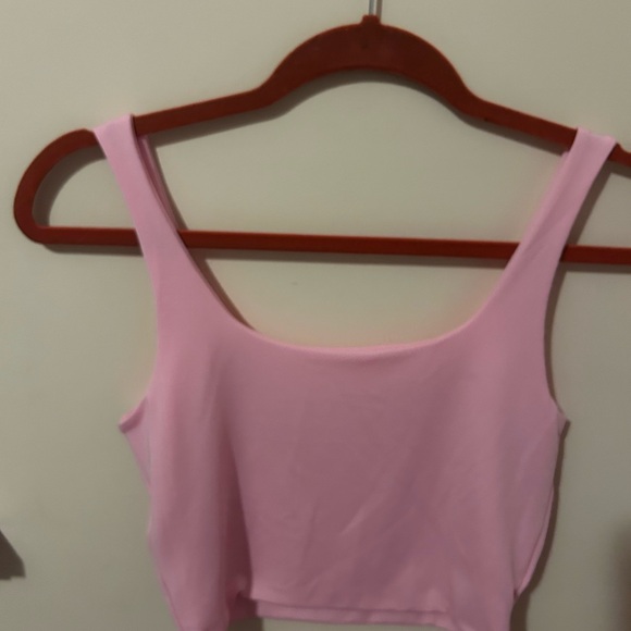 Pink tank - Picture 2 of 2